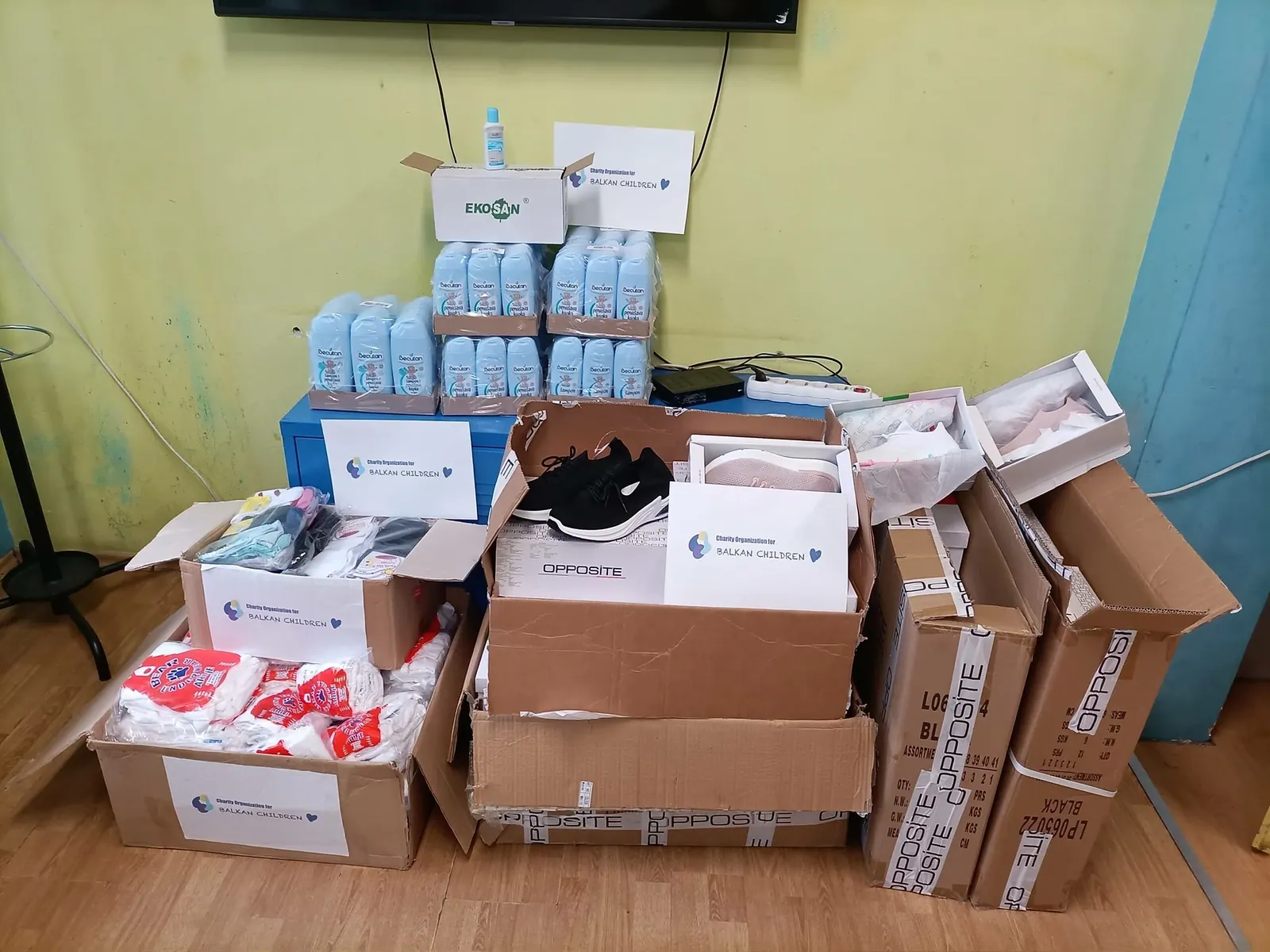 Shoes, socks and underwear for the Shelter for Children in Belgrade – photo 3